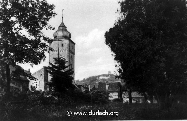 Durlach, Alter Friedhof mit Basler Tor und Turmberg