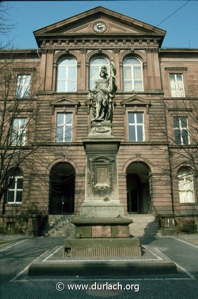 Denkmal und Friedrichschule, ca. 1982