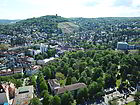 Blick über den Schlossgarten auf den Turmberg